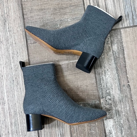 Everlane Dark Grey Ribbed The Wool Glove Knit size 9 - Picture 6 of 10